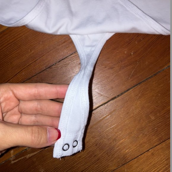 EUC ABERCROMBIE & FITCH SHORT SLEEVE PLAIN WHITE BODYSUIT SIZE XXS - Picture 3 of 3